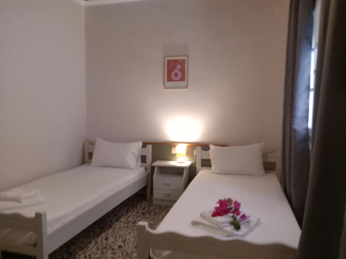 Menegis Apartment Zakynthos Town Exterior photo