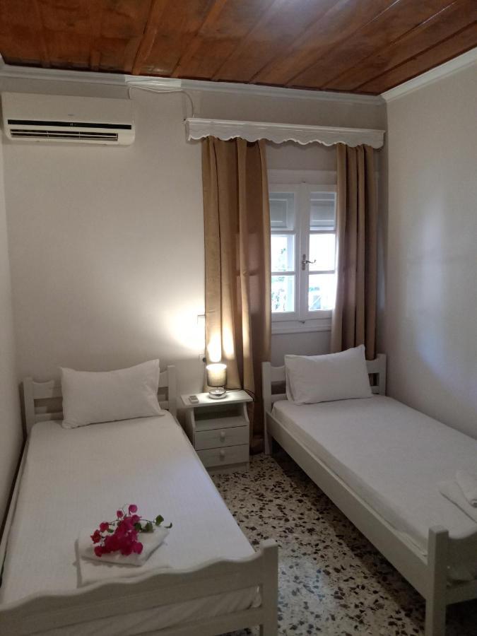 Menegis Apartment Zakynthos Town Exterior photo