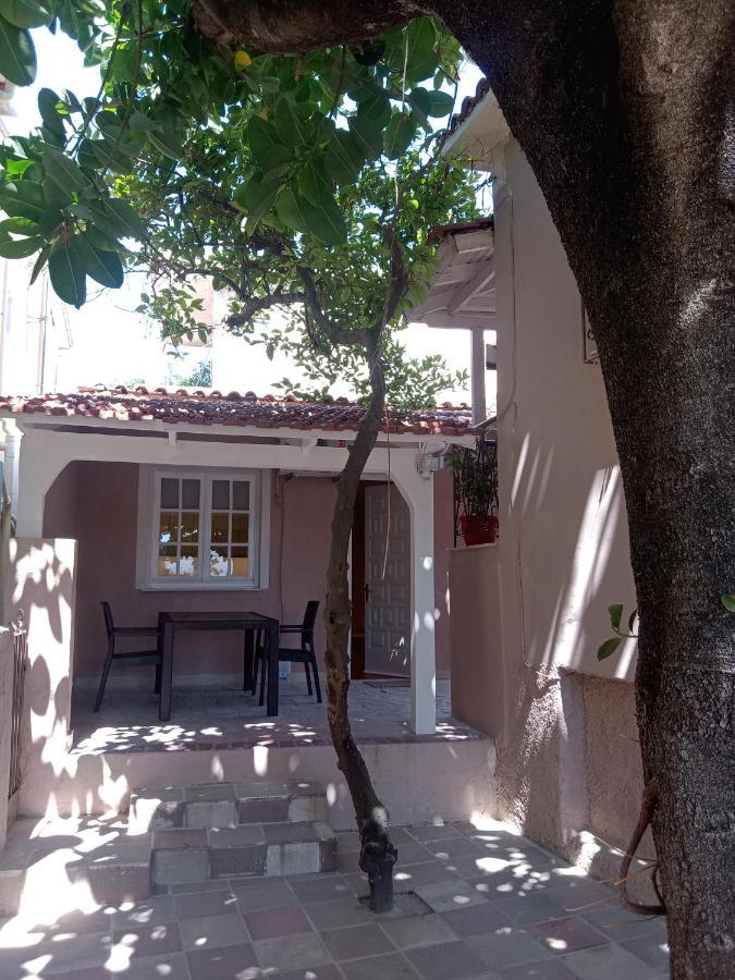 Menegis Apartment Zakynthos Town Exterior photo