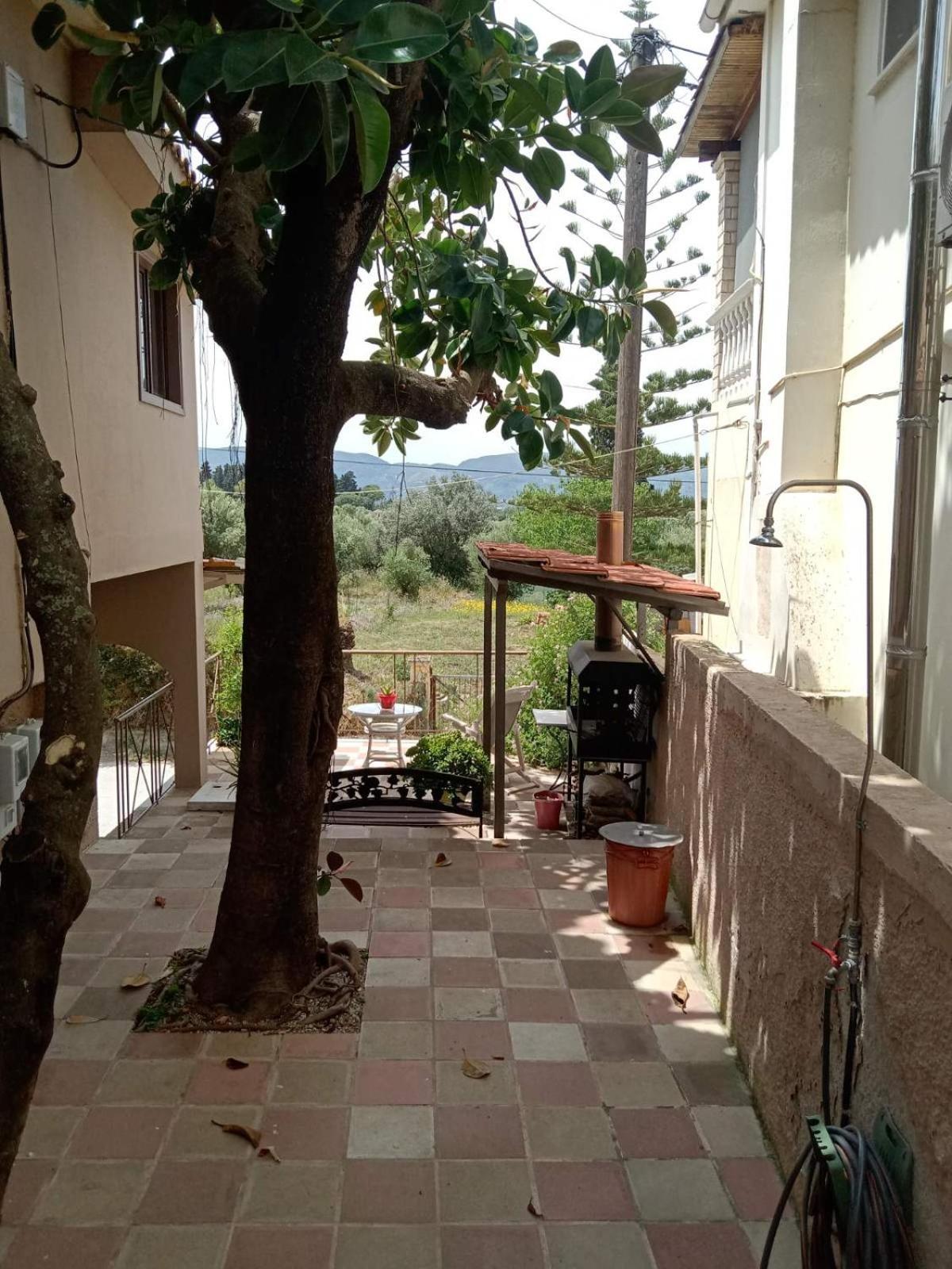 Menegis Apartment Zakynthos Town Exterior photo